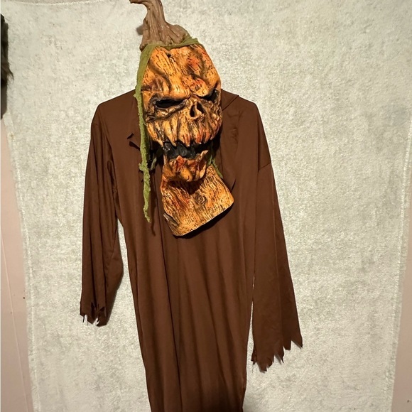 Pumpkin  head costume - Picture 2 of 4